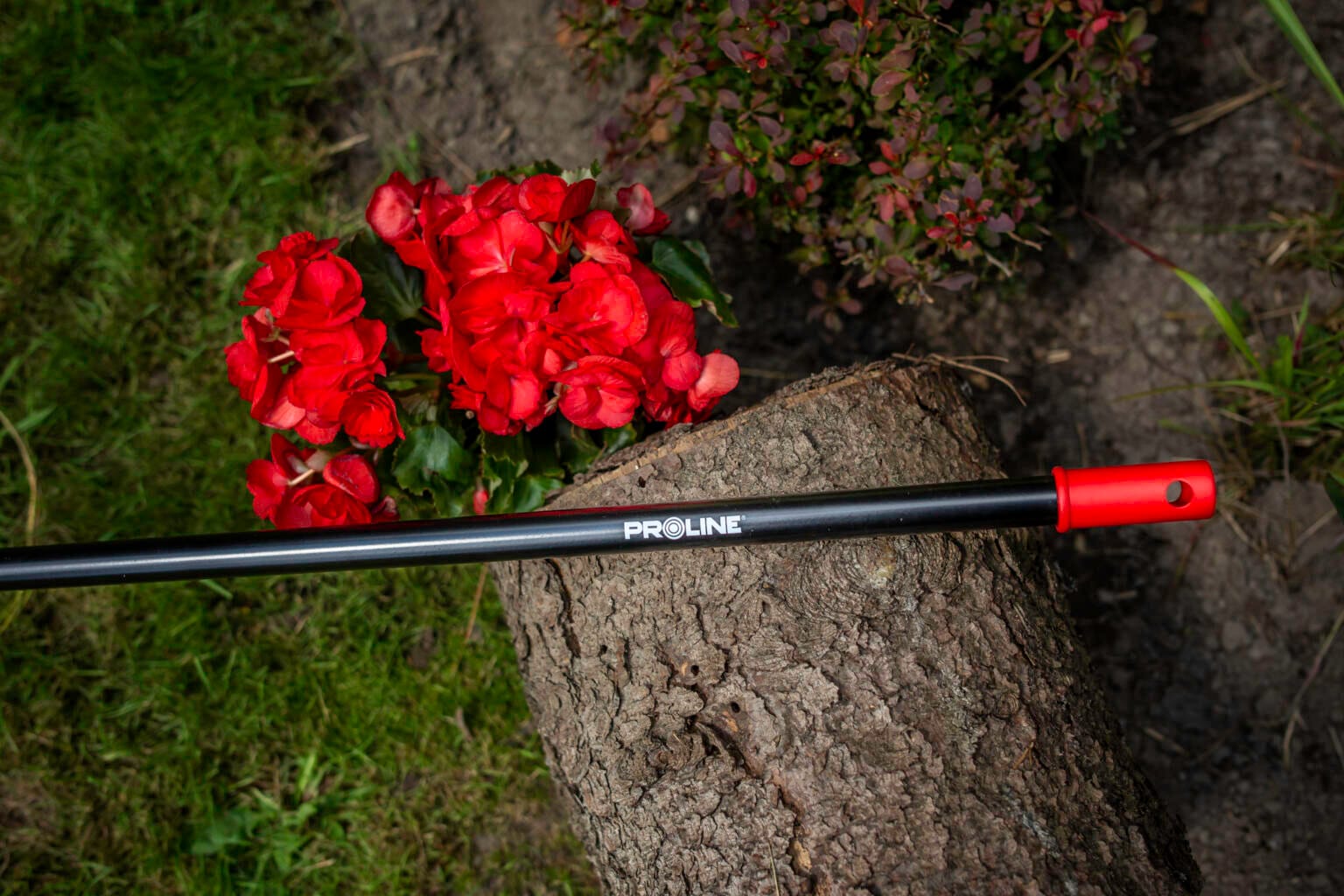 Alumiininen harjan/haravan varsi ”CLICK”-kiinnityksellä