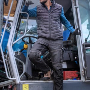 Lahti Pro kevyttoppaliivi musta